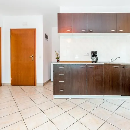 Beautiful In With Kitchen